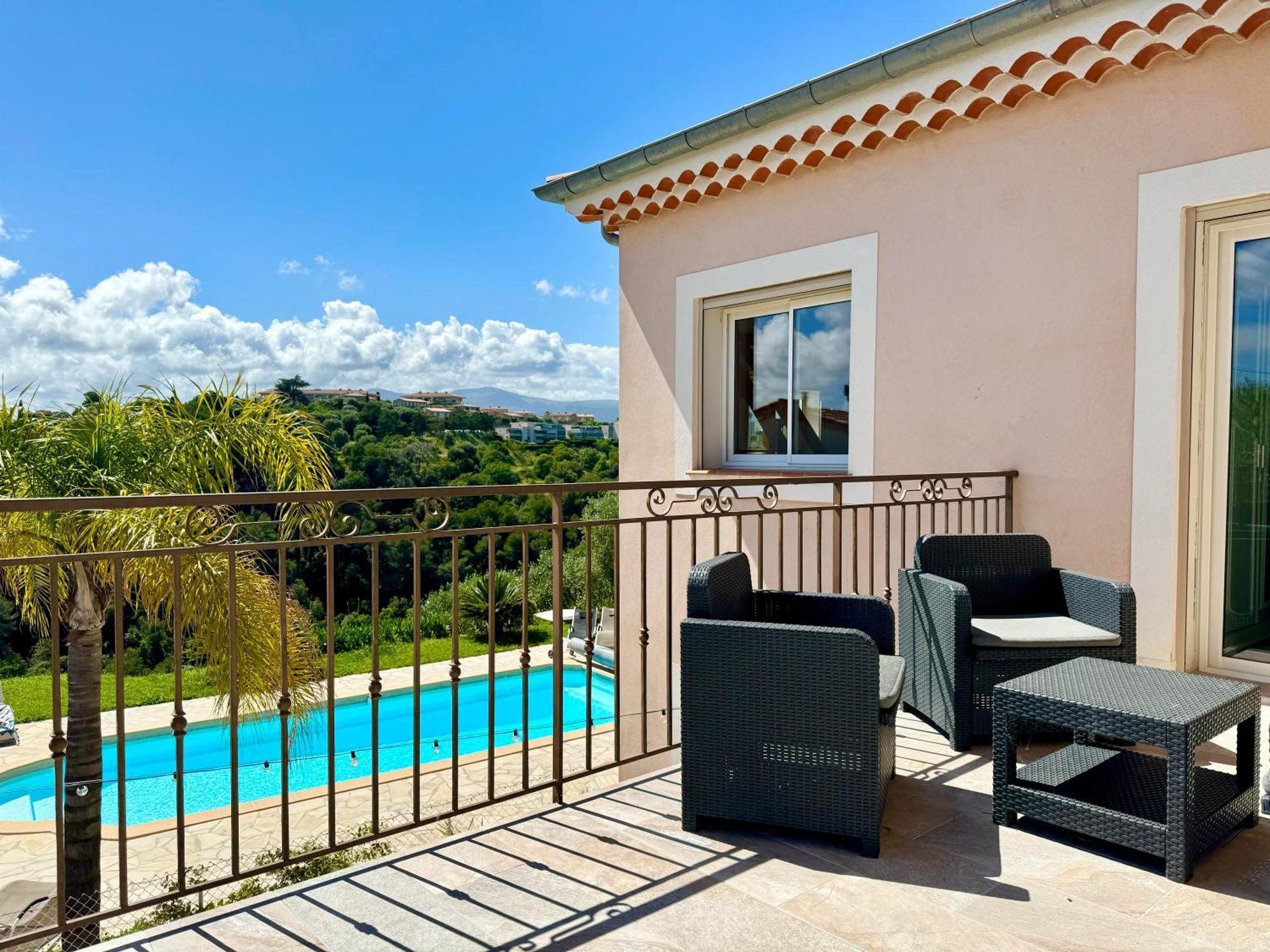 Villa Syagrus - Easy
